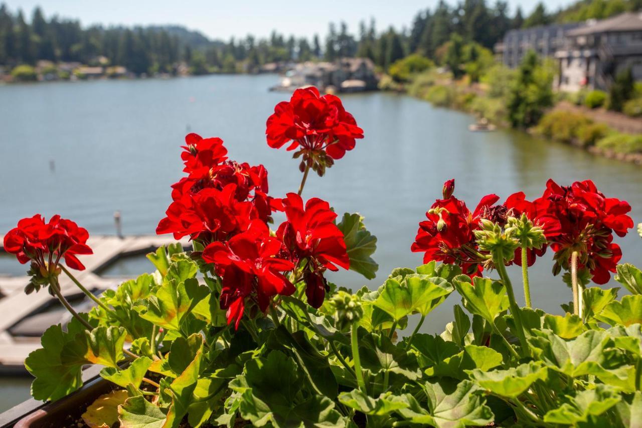 Lakeshore Inn Lake Oswego Exterior photo